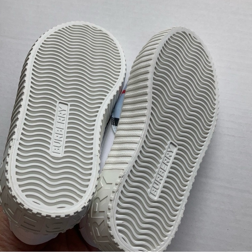 Burberry Striped Slip-On Sneakers - Picture 4 of 6